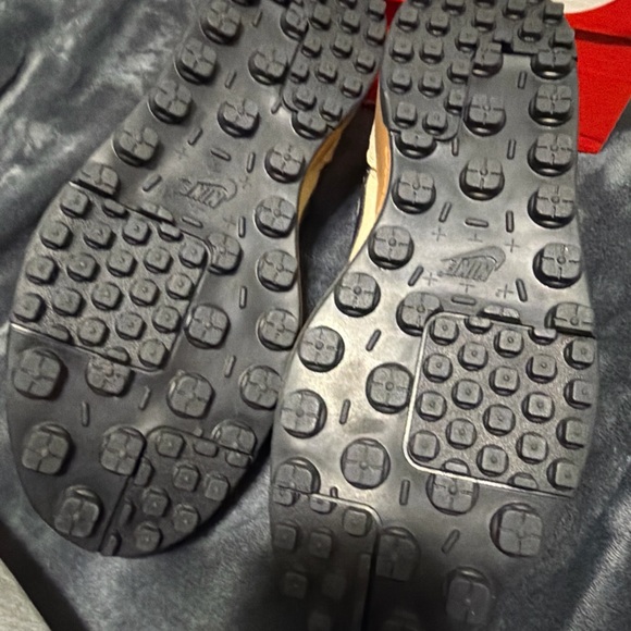 Nike C1TY - Picture 3 of 4